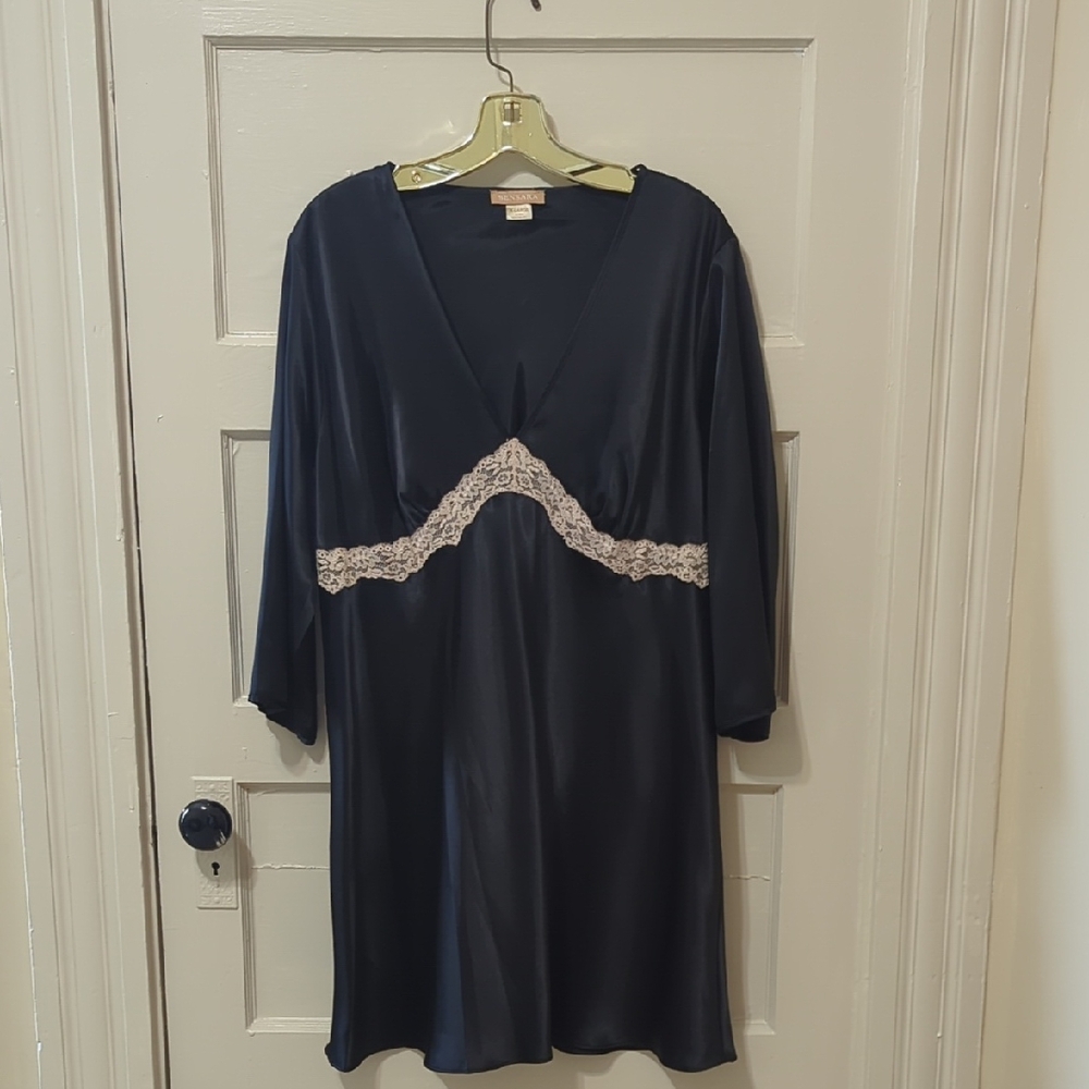 Vtg Women's Sensara Nightgown EUC